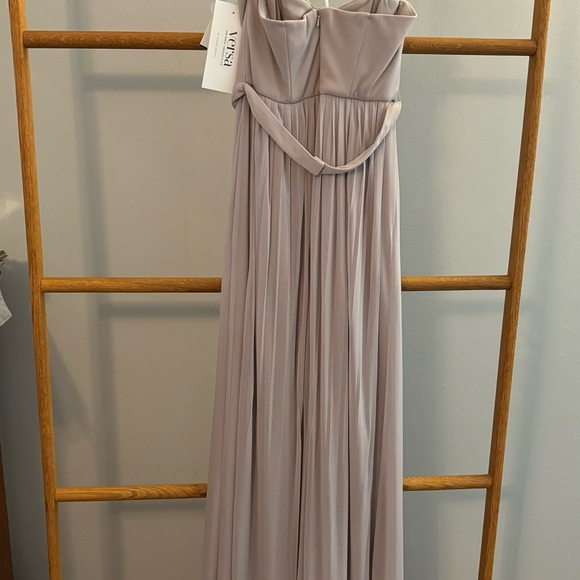 David’s Bridal Versa style gown - Picture 4 of 6